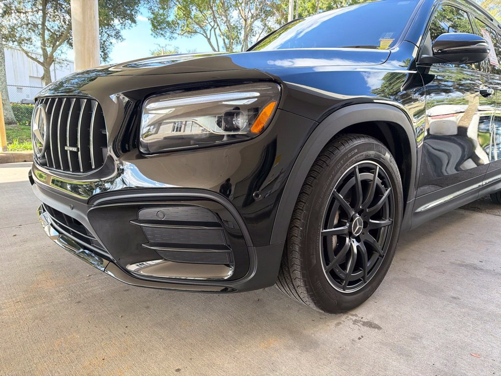Used 2025 Mercedes-Benz GLB 35 AMG 4MATIC w/ AMG Night Package image 15
