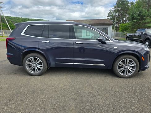 Used 2025 Cadillac XT6 Premium Luxury AWD/4WD image 21