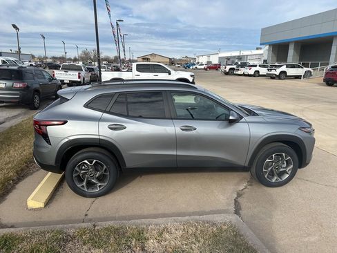 New 2026 Chevrolet Trax LT w/ Driver Confidence Package image 32