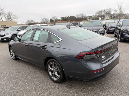 Used 2023 Honda Accord EX image 9