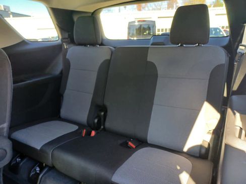 Used 2020 Chevrolet Traverse LT w/ Driver Confidence II Package image 17