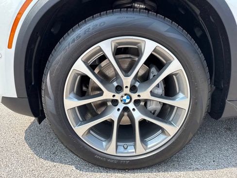 New 2026 BMW X5 xDrive40i w/ Climate Comfort Package AWD/4WD image 9