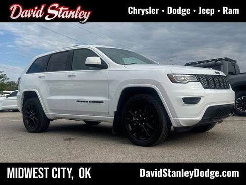 Used 2022 Jeep Grand Cherokee Laredo X AWD/4WD image 1