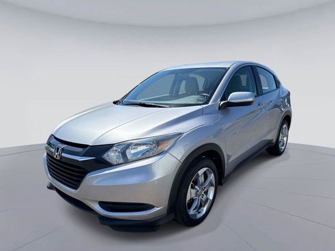 Used 2018 Honda HR-V LX image 8