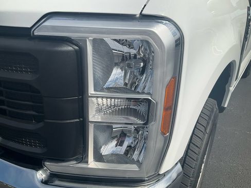 New 2026 Ford F250 XL AWD/4WD image 9