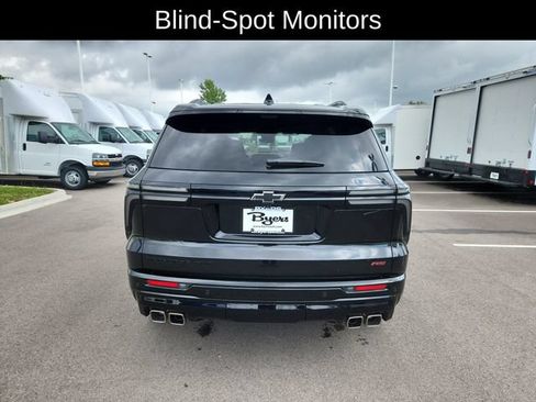 Used 2025 Chevrolet Traverse RS AWD/4WD image 8