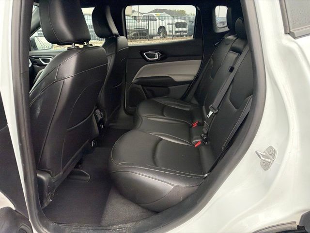 Used 2025 Jeep Compass Limited AWD/4WD image 11