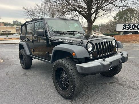 Used 2015 Jeep Wrangler Unlimited Rubicon w/ Connectivity Group AWD/4WD image 7