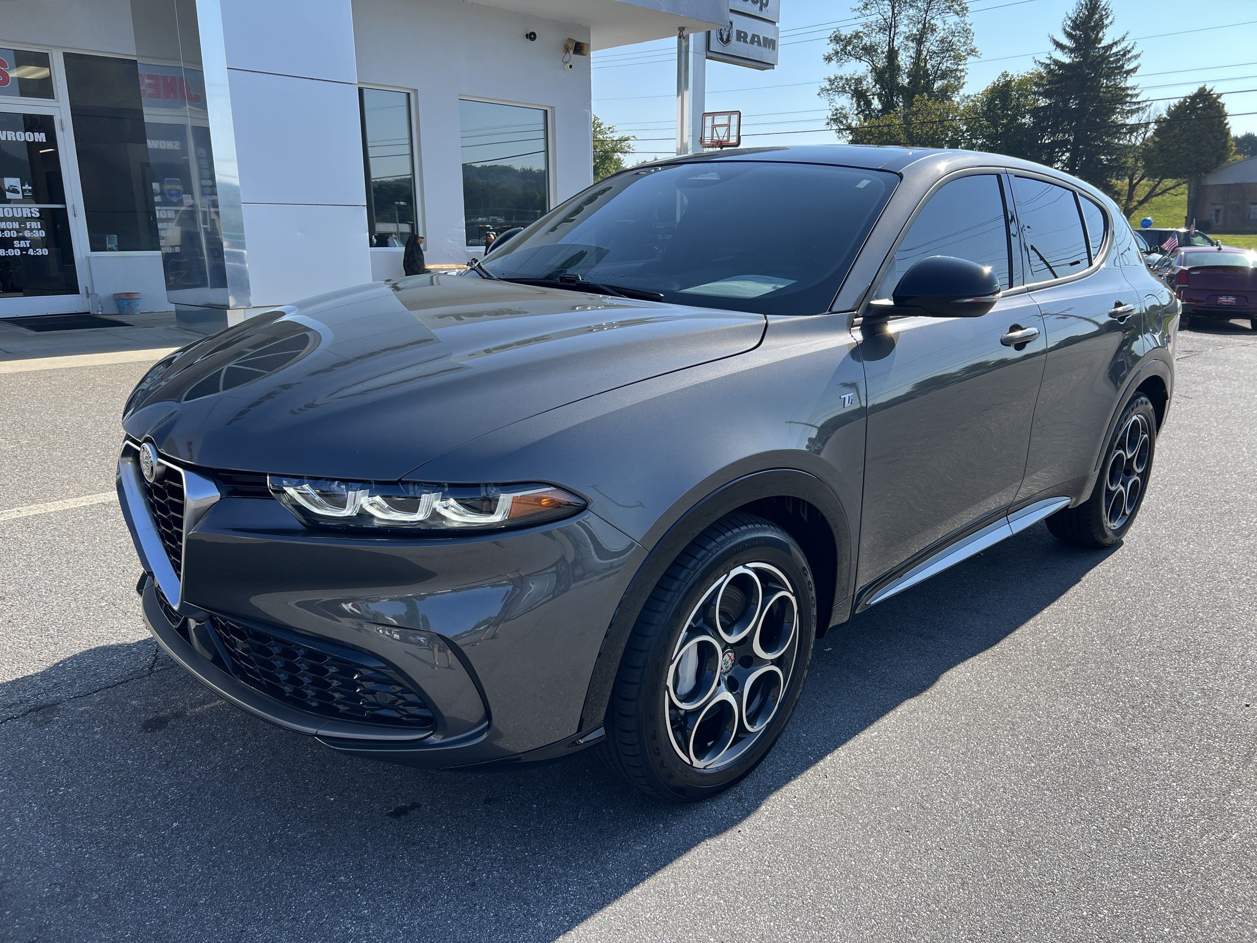 Used 2024 Alfa Romeo Tonale Ti AWD/4WD image 7