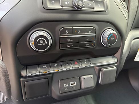 Used 2025 Chevrolet Silverado 1500 Custom image 4