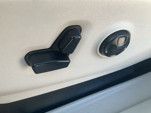 Used 2017 Chrysler Pacifica Touring Plus image 7