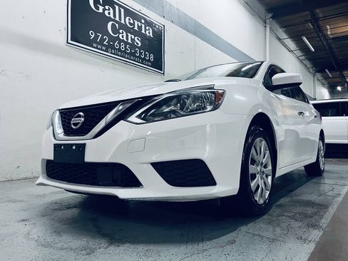 Used 2019 Nissan Sentra S FWD image 2