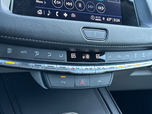 Used 2023 Cadillac XT4 Premium Luxury image 22