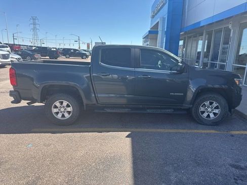 Used 2018 Chevrolet Colorado W/T w/ WT Convenience Package RWD image 4