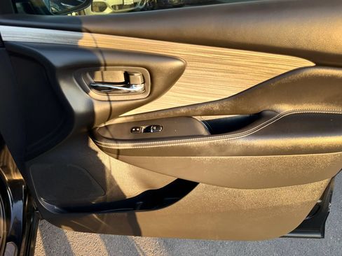 Used 2017 Nissan Murano Platinum w/ Platinum Technology Package AWD/4WD image 23