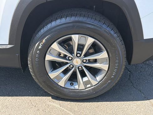 Used 2025 Chevrolet Equinox LT FWD image 30