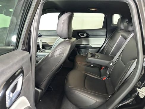 Used 2024 Jeep Compass Limited image 25