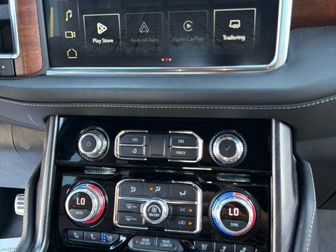 Used 2023 GMC Yukon XL Denali Ultimate AWD/4WD image 19