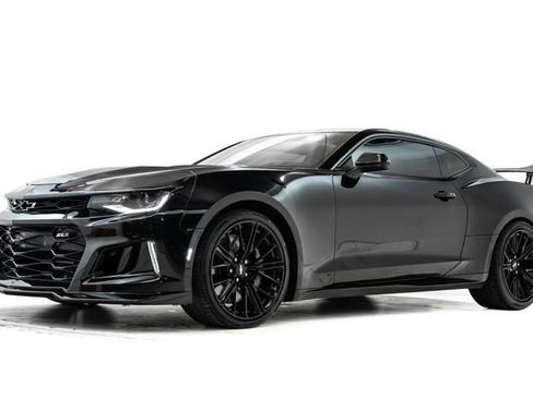 Used 2017 Chevrolet Camaro ZL1 RWD image 8