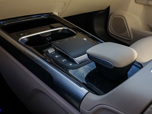 Used 2021 Mercedes-Benz GLB 250 image 31