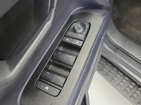 Used 2025 Toyota 4Runner SR5 AWD/4WD image 19