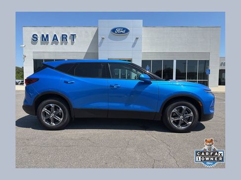 Used 2025 Chevrolet Blazer LT AWD/4WD image 1