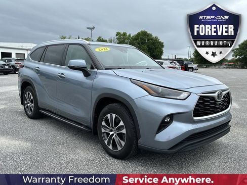 Used 2022 Toyota Highlander XLE FWD image 9