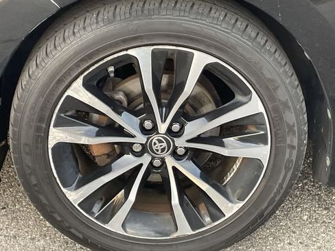 Used 2017 Toyota Corolla SE image 33