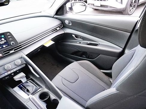 New 2026 Hyundai Elantra SE image 23