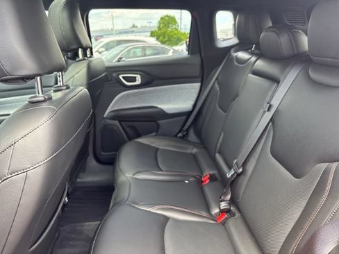 Used 2023 Jeep Compass Latitude w/ Sun and Sound Group AWD/4WD image 21