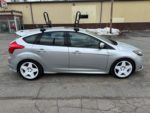 Used 2014 Ford Focus ST w/ Equipment Group 202A FWD image 4