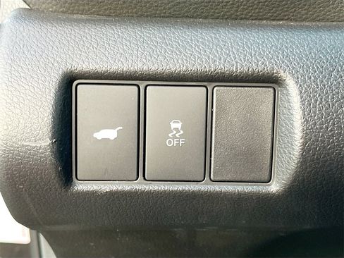 Used 2025 Honda Pilot EX-L image 10