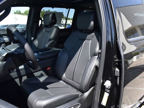 New 2026 Jeep Grand Wagoneer Limited AWD/4WD image 26