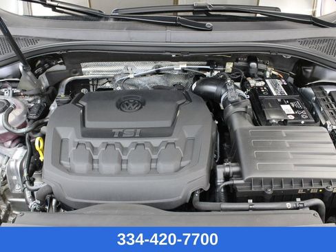 Used 2022 Volkswagen Tiguan SE R-Line image 32