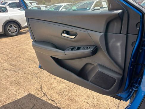 Used 2025 Nissan Sentra SV FWD image 18