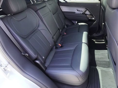 Used 2025 Land Rover Range Rover Sport SE AWD/4WD image 27