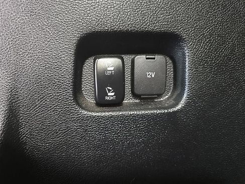 Used 2017 Ford Edge SEL w/ Equipment Group 201A AWD/4WD image 30