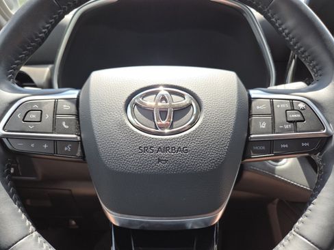 Used 2020 Toyota Highlander Limited AWD/4WD image 36