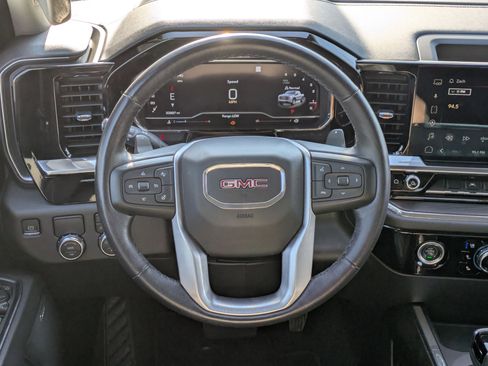 Certified 2023 GMC Sierra 1500 SLT image 21