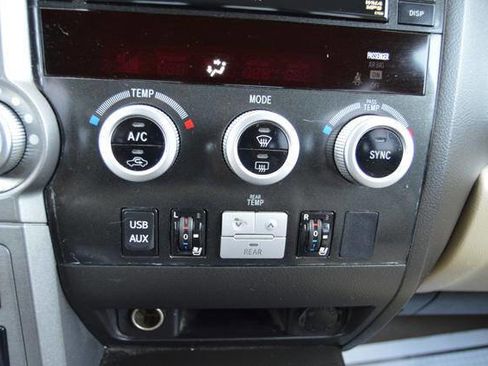 Used 2011 Toyota Sequoia Platinum image 26