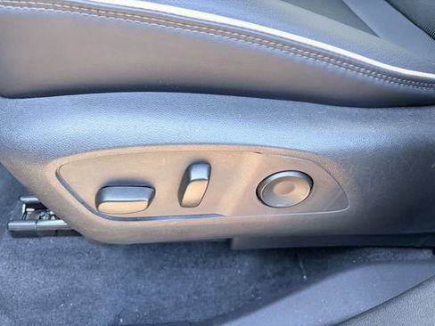 Used 2024 GMC Acadia Denali AWD/4WD image 5