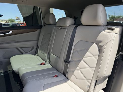 Used 2024 Volkswagen Atlas SE FWD image 36
