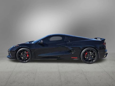 Used 2023 Chevrolet Corvette Stingray Coupe w/ Z51 Performance Package image 3