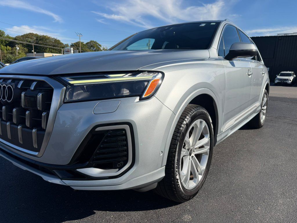 Used 2025 Audi Q7 3.0T Premium Plus AWD/4WD image 22