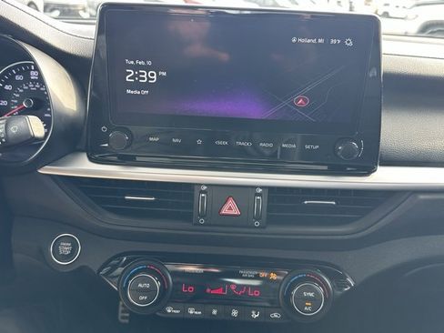 Used 2024 Kia Forte GT-Line image 23