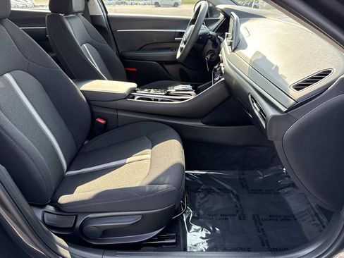 Used 2023 Hyundai Sonata SE FWD image 19