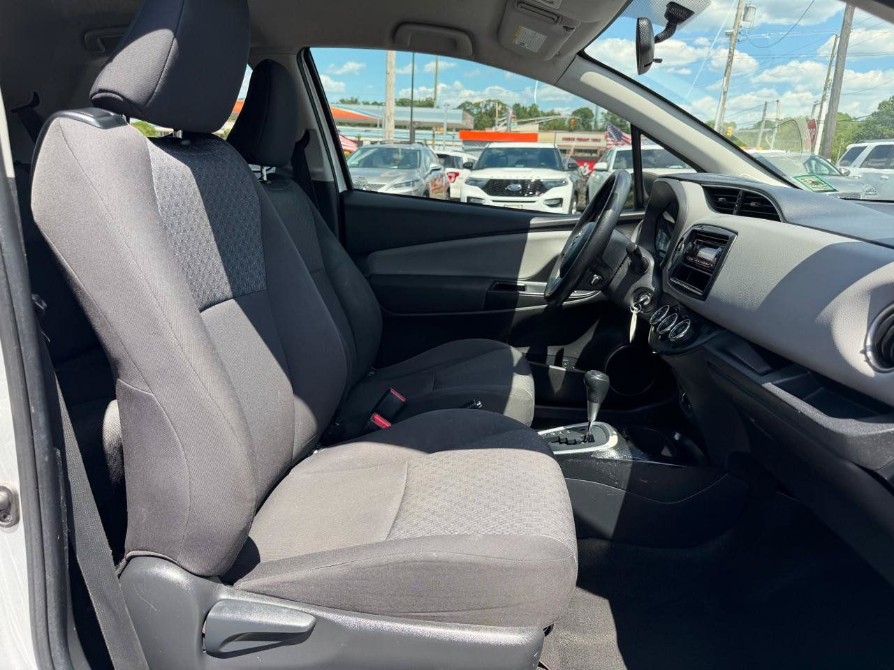 Used 2015 Toyota Yaris LE FWD image 21