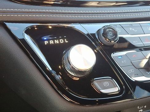 New 2026 Chrysler Pacifica Select image 11