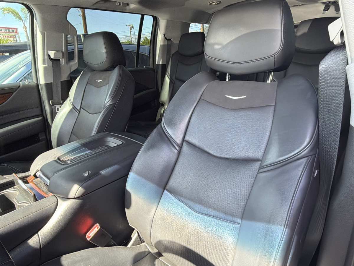 Used 2018 Cadillac Escalade ESV Premium Luxury AWD/4WD image 5