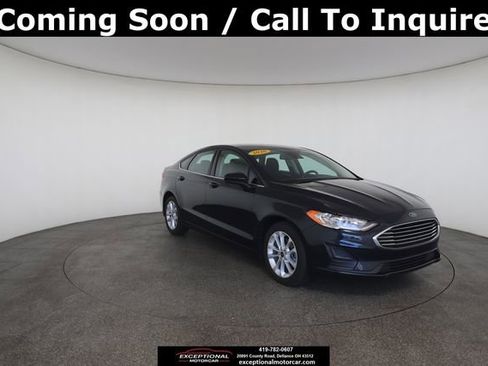 Used 2020 Ford Fusion SE image 1